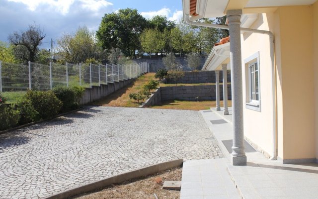 3 Bedroom House in Viseu, With Wonderful Mountain View and Garden 60 km From the Beach