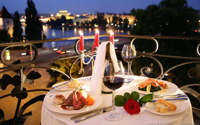 Mamaison Hotel Riverside Prague