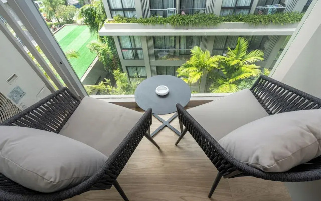 Diamond Condominium 2506