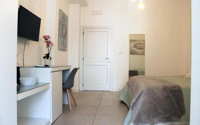 BARI ROOMS Suite Station