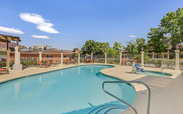 Best Western Plus Greenwell Inn