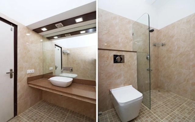 The Central Palm Hotel by OYO Rooms