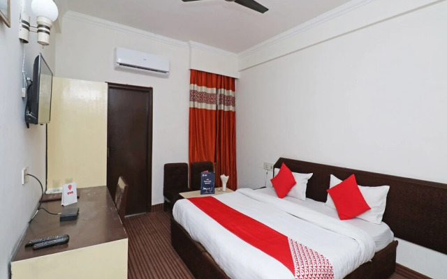 Collection O 29566 Hotel Mid Town