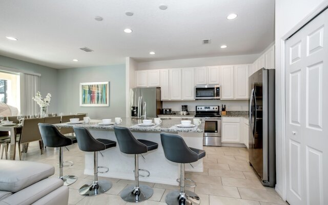 Solterra - 6116 Broad Oak Drive