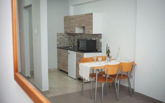 Alecos Hotel Apartments