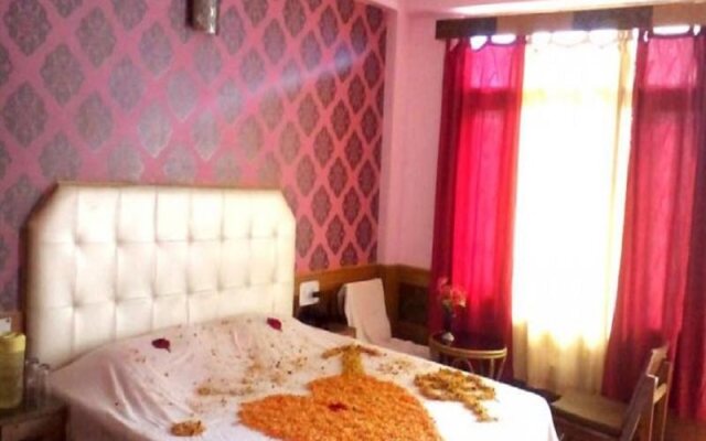 Hotel Omray's