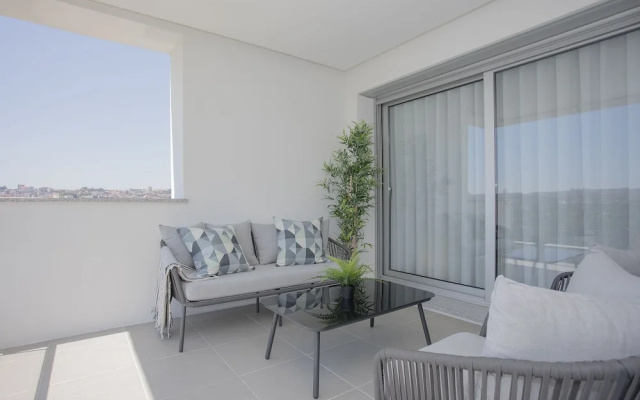 Liiiving -Luxury River View Apartment IV