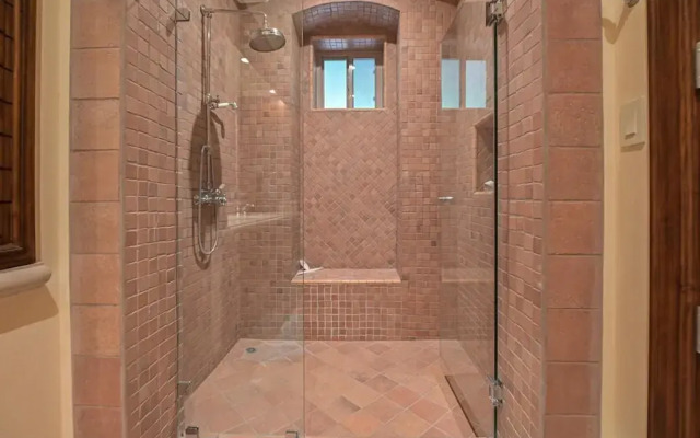 CR Luxury Montebello 3F 3 Bdrm