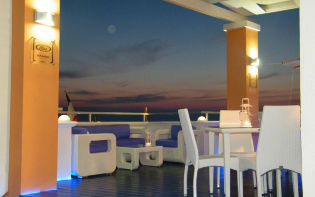 Piccadilly Suites and Rooms