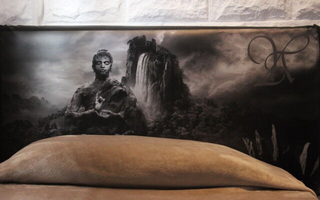 Buddha Apartment
