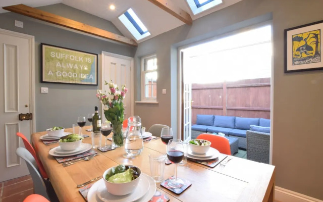11 Crabbe Street, Aldeburgh