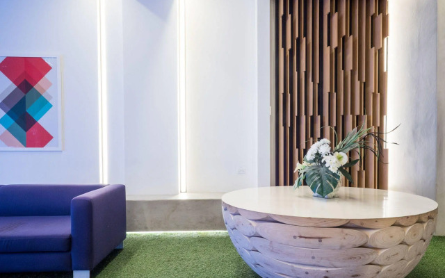 LittleStay Collection - Sturt
