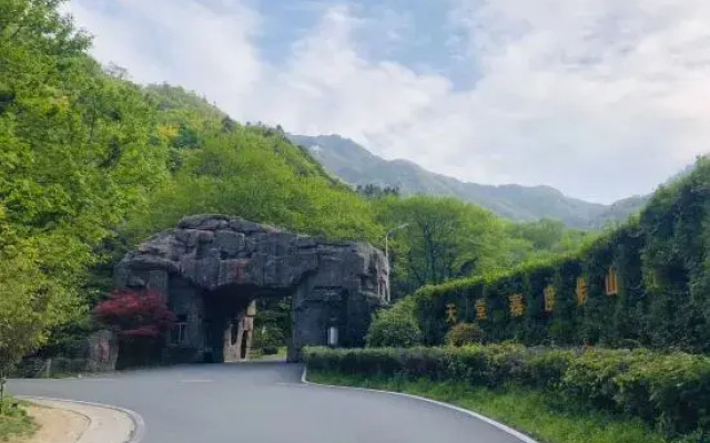 Tiantangzhai Holiday Hotel
