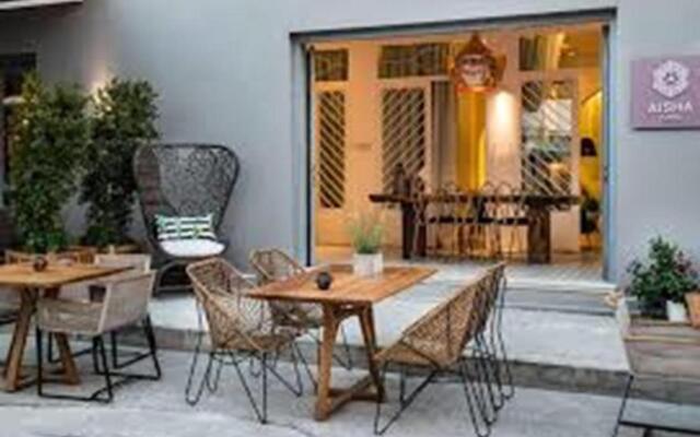 Nyx Chic Manor boutique hotel