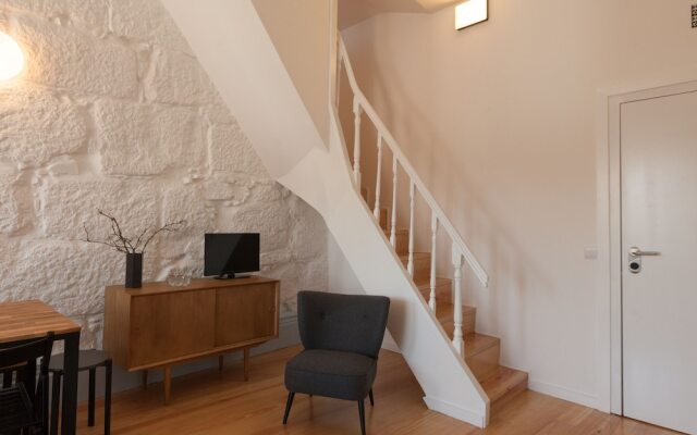 Oporto Invite - Bonjardim