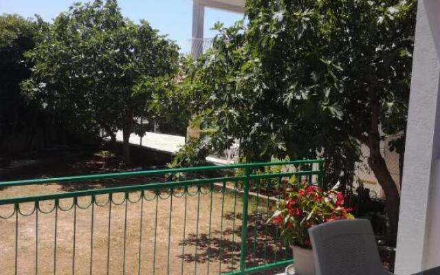Apartment with Terrace and Garden