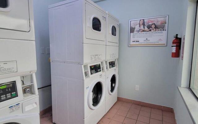 HomeTowne Studios By Red Roof Egg Harbor–Atlantic City Airport