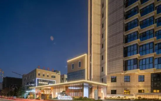 Anji Greenland The QUBE Hotel