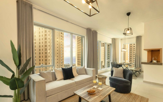 LUX  Marina Promenade 1 BR Prime Loc Apt