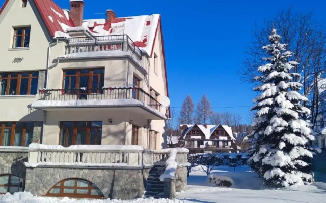 House'27