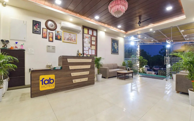 Fabhotel Shiv Palace