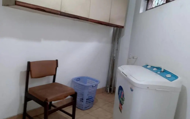 Ceylon Travel and Stay Lodge