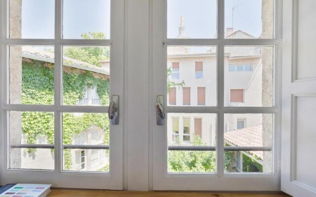 Modest Holiday Home in Avignon next to the City Centre