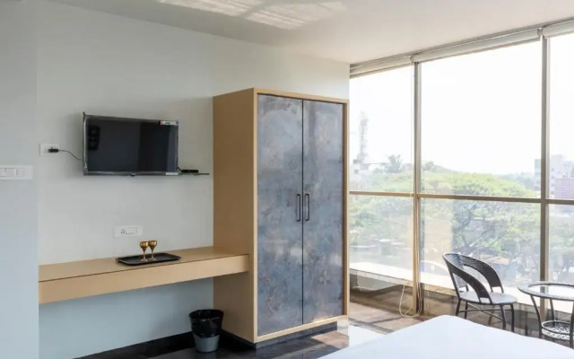 Hotel Anuradha Deluxe by OYO Rooms