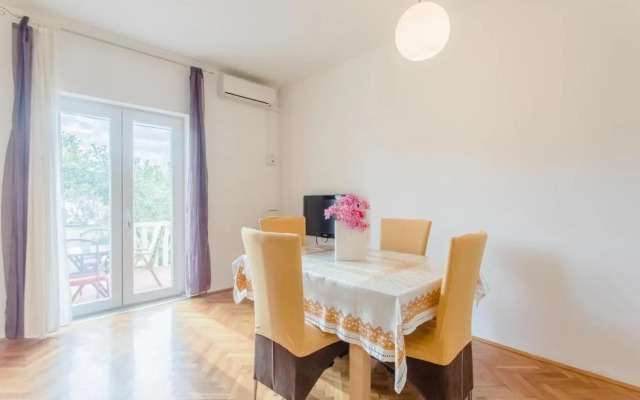 Apartments by the sea Duce, Omis - 8378