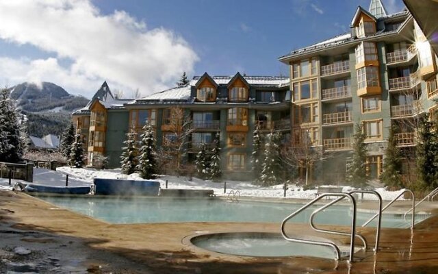 Whistler Cascade Lodge