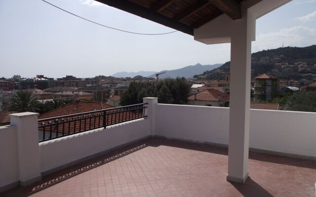 Apartments with Terrace or Balcony Overlooking the Sea