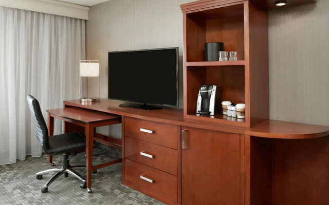 Courtyard by Marriott Downtown Ottawa