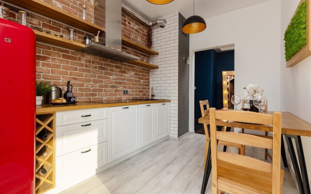 Deep Green Apartment by Renters