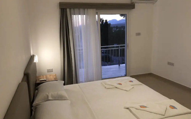Deniz Airport Suites