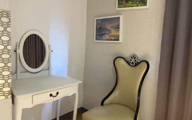 Arthome Hotel