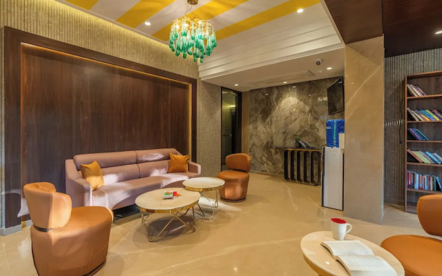 The Hosteller Mumbai, International Airport