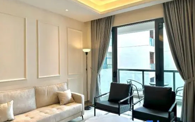 R&F Seaview Suite 2B2B Walking to CIQ