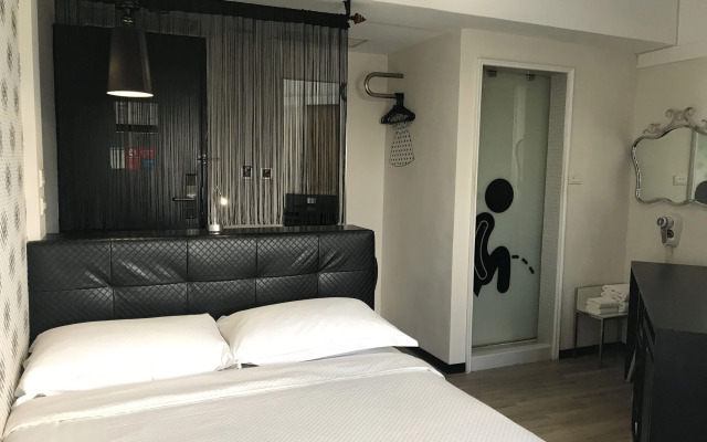 CHECK inn Express Kaohsiung Love River