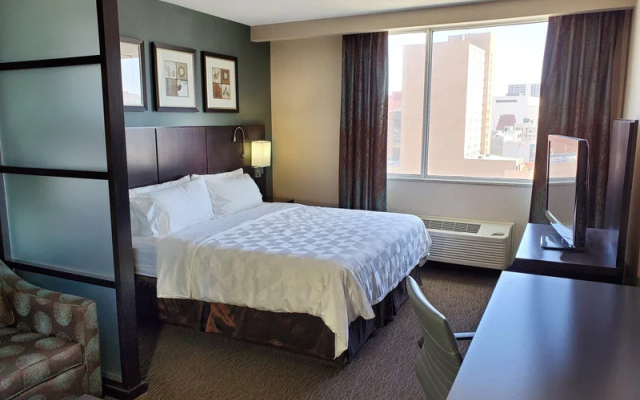 Holiday Inn Saskatoon Downtown