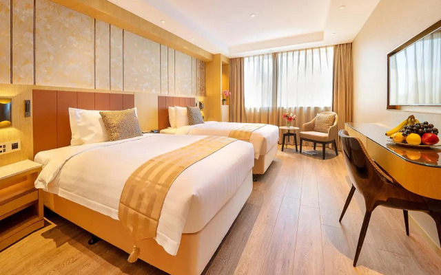 Grand Dragon Hotel