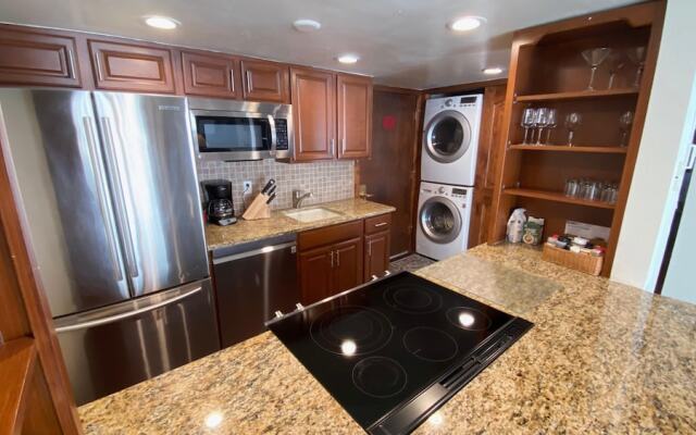 #307 Vail International