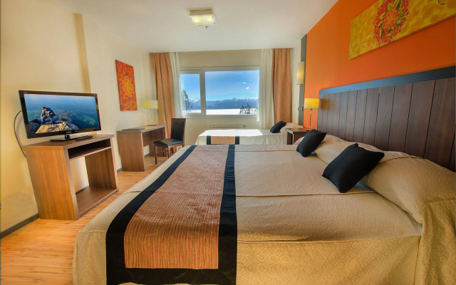Huinid Pioneros Hotel