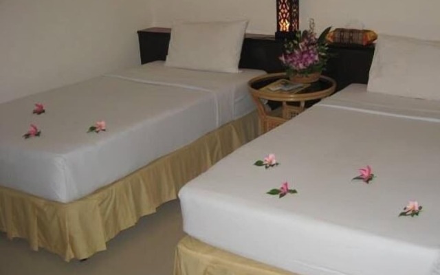 Baan Saen Sook Villas