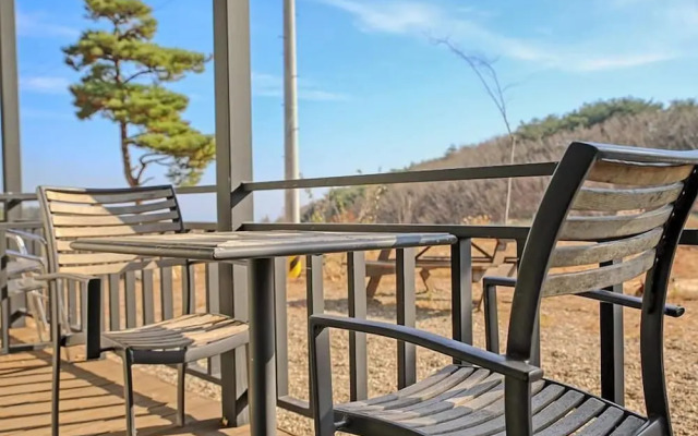 Gyeongju Hyu Plus Pension