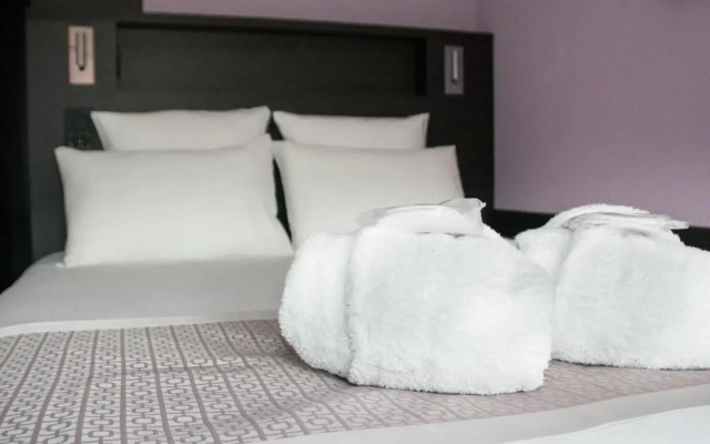 Nash Pratik Hotel