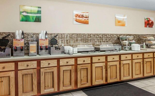 Quality Inn And Suites Dollywood