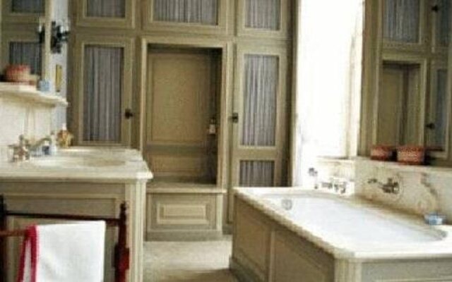 Chateau De Pont-Rilly