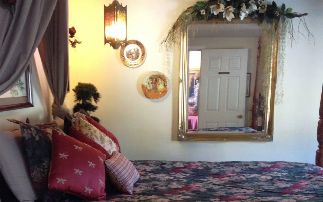 The Stone Hedge B&B