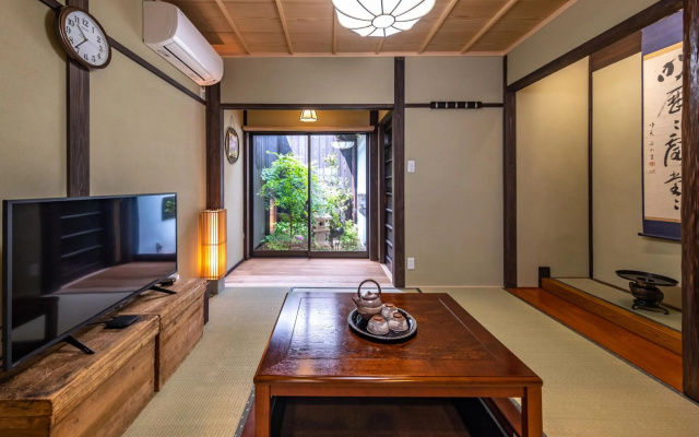 十一宿 島原 一棟貸し 最大5名 丹波口駅から徒歩6分 – Guest Rooms – Kyoto