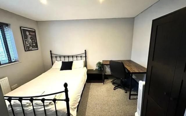 Leamington Spa-3 Bed-garden-pets-parking